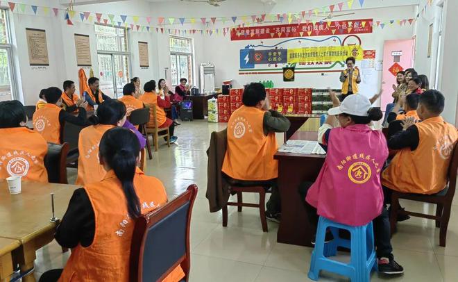 【浙狮】助残捐运动器材赠生活用品——浙江益家服务队再次走进南阳街道残疾人之家安博体育(图2)