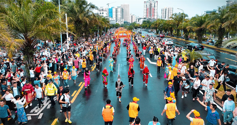 海口尽心让安博体育游客尽兴“花式玩法”搅热椰城(图1)