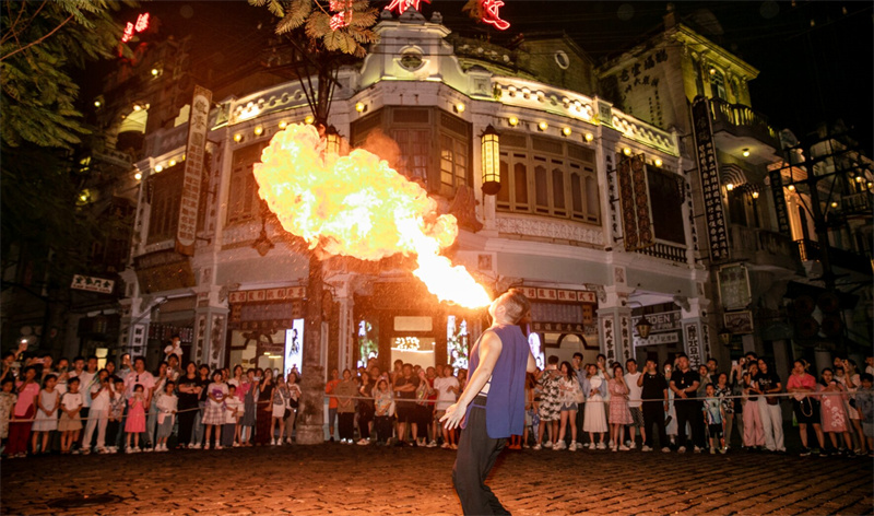 海口尽心让安博体育游客尽兴“花式玩法”搅热椰城(图3)