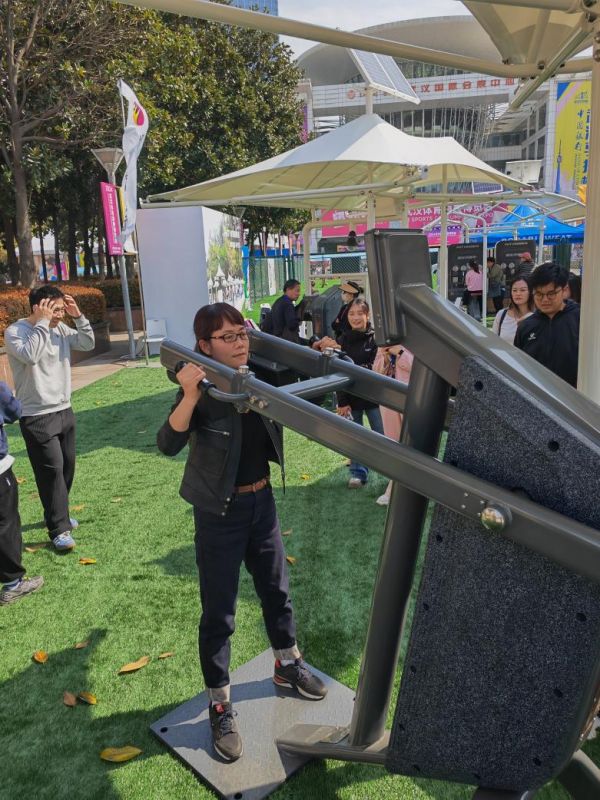 安博体育平台2024武汉体育消费博览会落幕好家庭引领科学健身新潮流(图3)