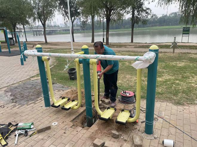 德州市安博体育城管局锦绣川景区管理办公室：健身器材“大体检”游客运动更安心(图2)