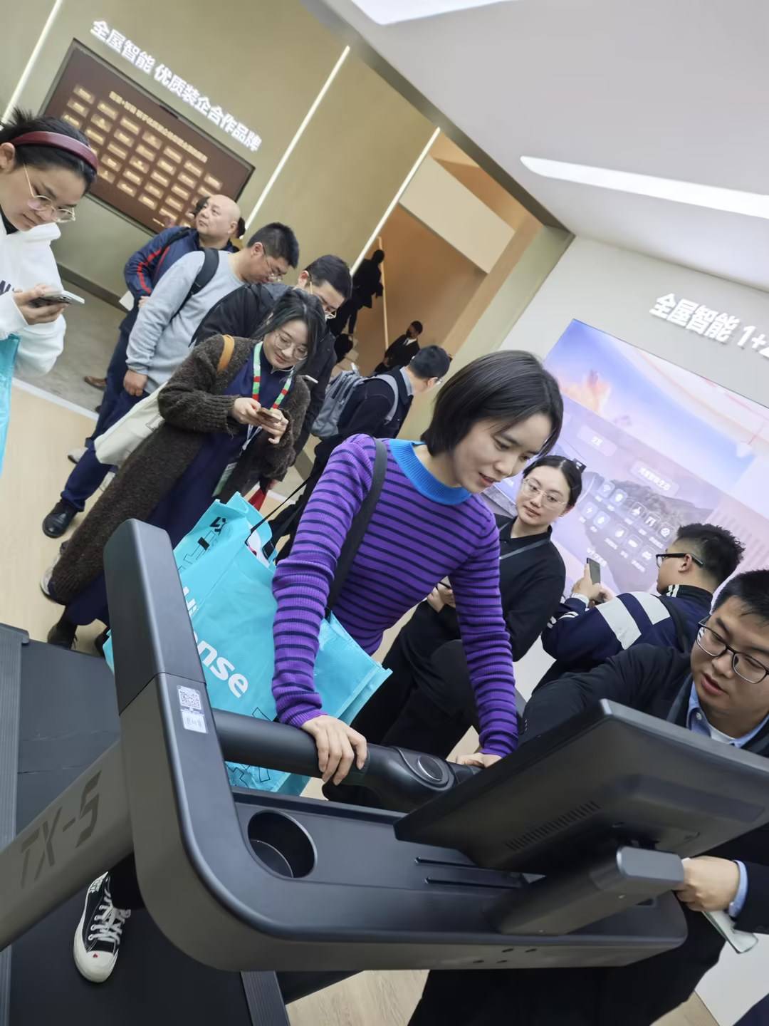 乔山全安博体育球出展2024新品全面开花！(图2)