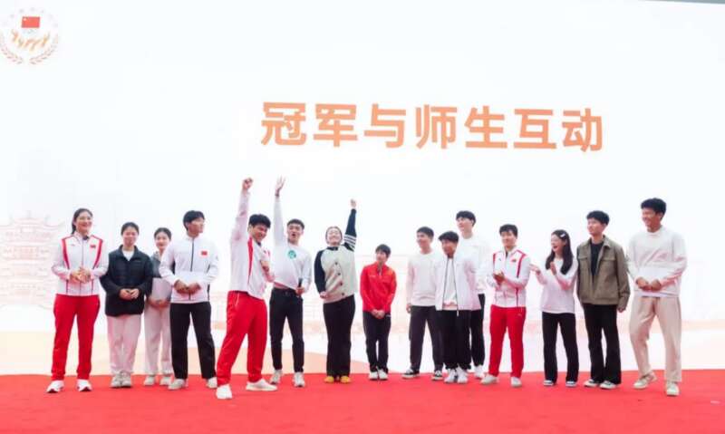 “中国国家队公益服务大行动”走进华中师范大安博体育学(图1)