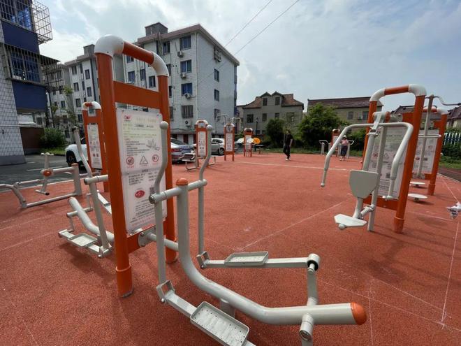 家门口添新活力！四团镇的这些健身器材焕新升级安博体育啦(图2)