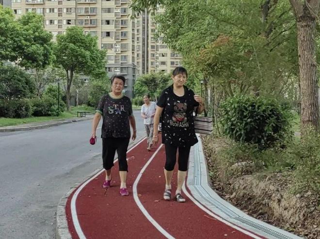 家门口添新活力！四团镇的这些健身器材焕新升级安博体育啦(图5)