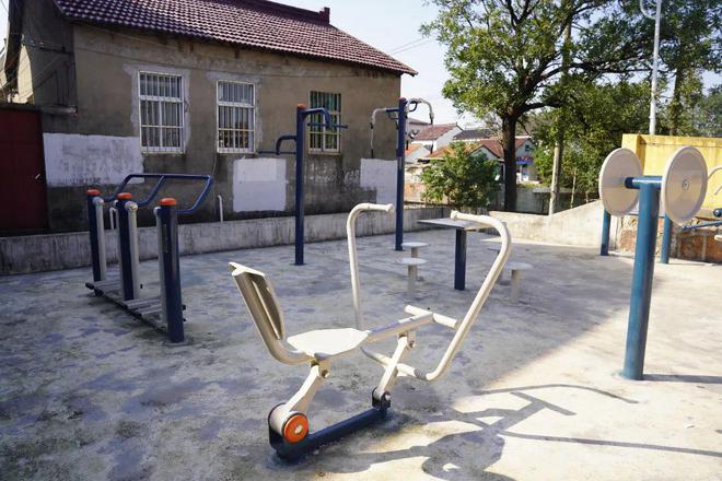 器安博体育材配置更亲民家门口就有健身点(图1)