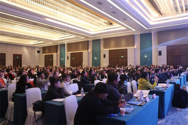 安博体育2024年全国健身气功科学健身指导走基层服务活动走进新化(图2)