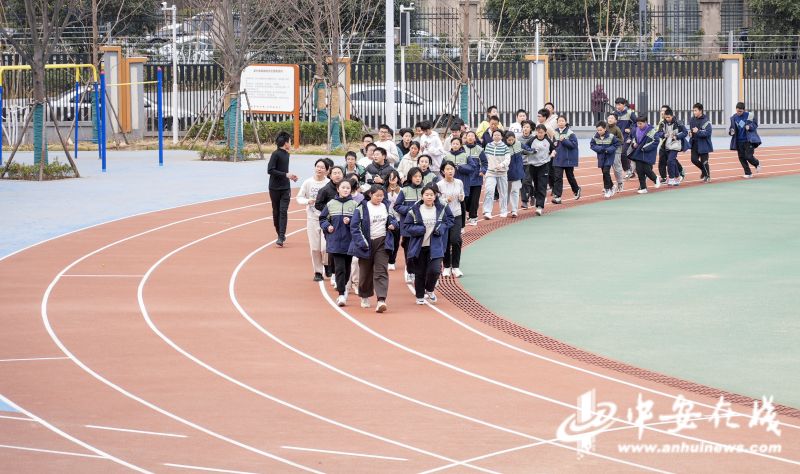 安博体育中安观察｜中小学“加长版课间”落地合肥孩子们怎样“动起来”？(图4)