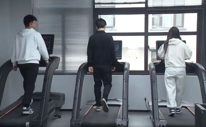 安博体育1800㎡社区市民健身中心正式开放！(图4)