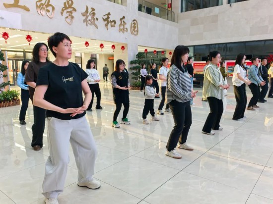 内蒙古伊金霍洛旗：“工会帮减肥”引领职工健康生活安博体育平台(图1)