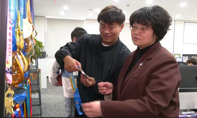 全国政协委员丁亚琳：为人民的健身需求持续发声安博体育平台(图1)