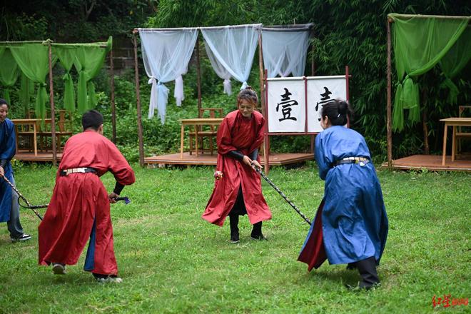 非遗步打球将以展演形安博体育式亮相成都世运会带来球衣、球杆等展品超10种(图2)