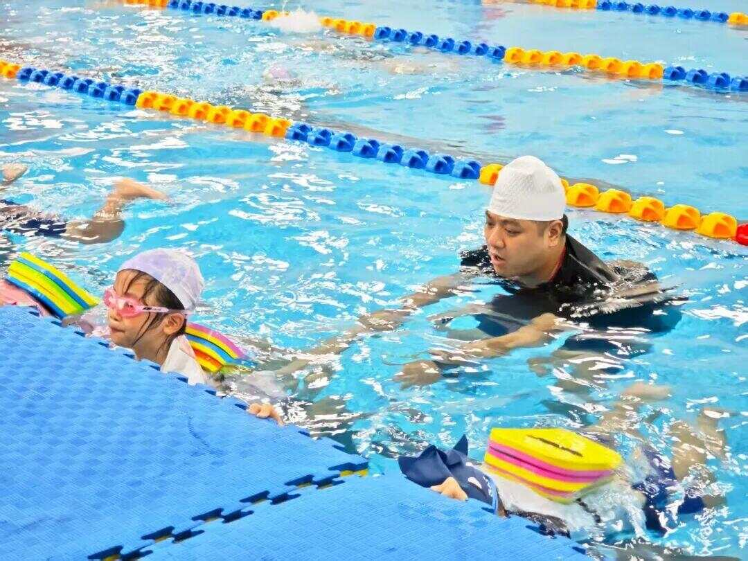 安博体育广州花都135所校园体育设施开放“10分钟健身圈”来了(图3)