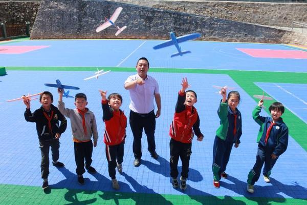 安博体育“师”话中国恒昌公益“云杉校园”优秀教师谱写乡村教育振兴时代答卷(图1)