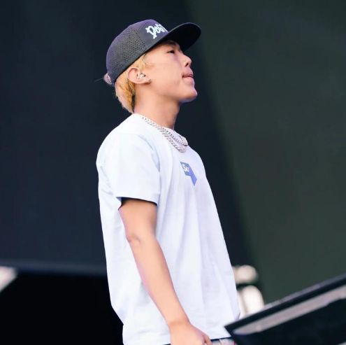 安博体育突然曝出：26岁男歌手在杭州违法！警方公示(图2)