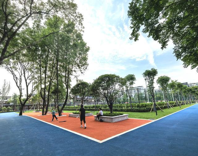 安博体育桂林这个体育公园正式开启服务!市民游客健身赏景两不误(图4)