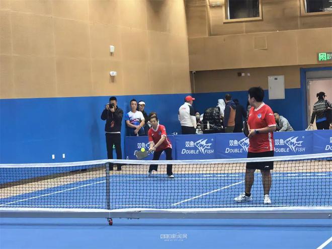 安博体育平台网球羽毛球乒乓球“三合一”|这项网红运动首次在哈开展正式比赛(图3)