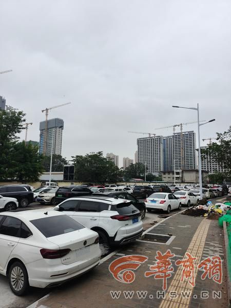 小8跑街西安这些道安博体育平台路堵路更堵心家门口的“行路难”何时能解决？(图2)