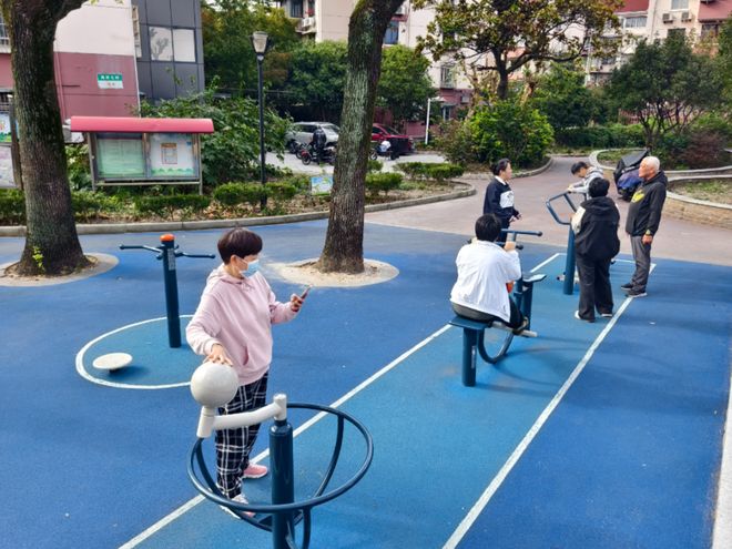 器材、地面、采光全优化！这个健身苑的更新太懂居民心安博体育(图4)