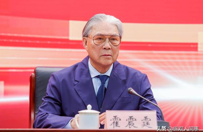 安博体育郭晶晶没想到79岁公公霍震霆又为霍家争光他让豪门圈集体沉默(图1)