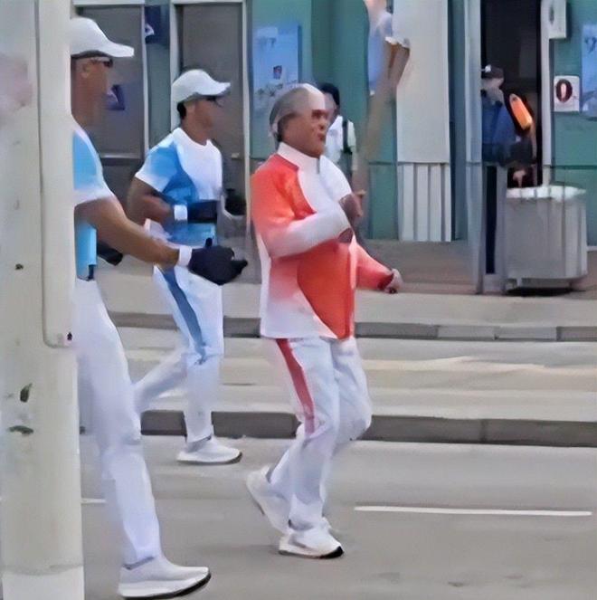 安博体育郭晶晶没想到79岁公公霍震霆又为霍家争光他让豪门圈集体沉默(图4)