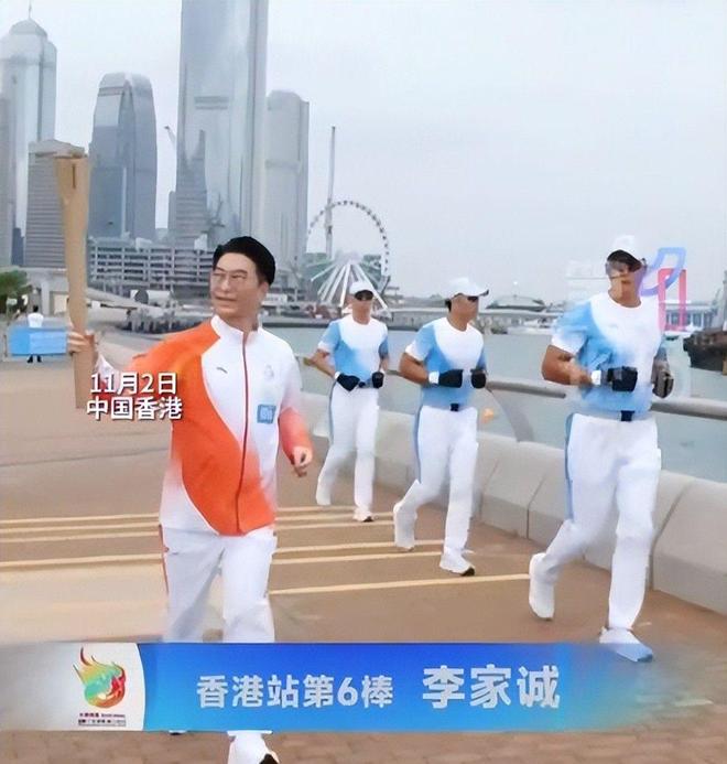 安博体育郭晶晶没想到79岁公公霍震霆又为霍家争光他让豪门圈集体沉默(图15)