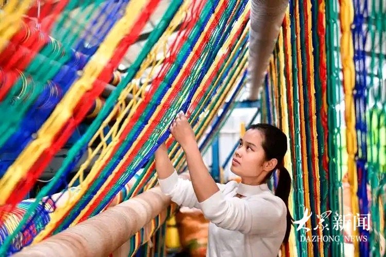 山东体育用品产业驰骋“黄金赛安博体育道”(图2)