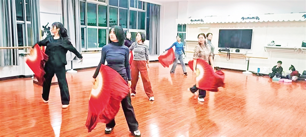 “小阵地”托起“大服务”——汉滨区总工会扎实推进职工群众文化服务体系建设-安博体育平台安康新闻网(图2)