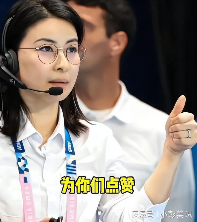 安博体育平台郭晶晶夫妇北京坐高铁！不戴口罩被赞亲切霍启刚行李箱又脏又破(图6)