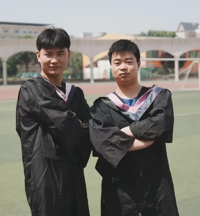 安博体育“00后”体育生用AI做外贸高考英语50分如今年销3000万(图2)