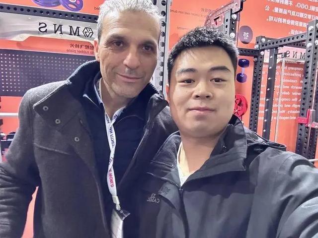 安博体育“00后”体育生用AI做外贸高考英语50分如今年销3000万(图3)