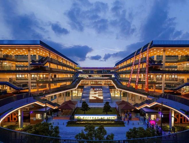 安博体育平台万丰海岸城瀚府100平豪装现楼2梯3户豪宅配比约31m层高(图4)