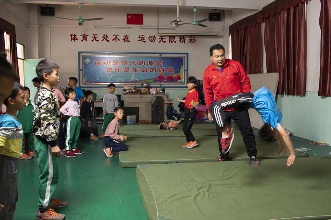 安博体育平台赖宣治入选2025年度三农人物候选人(图3)