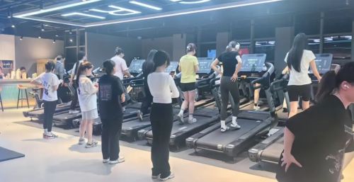 安博体育质疑声和关店潮中国内这家全女健身房2年半开12店创业熊(图4)