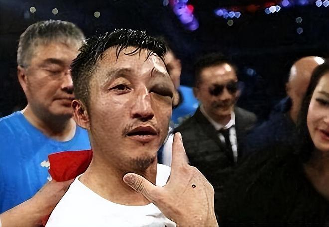 安博体育拳王邹市明自爆破产不止赔光2亿妻子参加婚礼撕下最后的体面(图19)