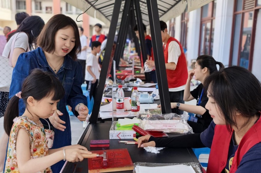 安博体育平台眉山：繡花琢城煥新顏文脈融城暖民心(图3)