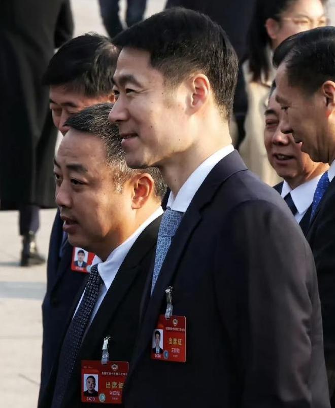利好体育圈刘国梁因安博体育平台两会的这一提议实现了“口碑暴涨”(图14)