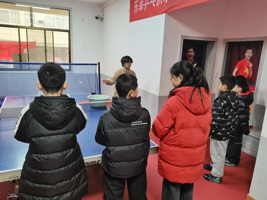 安博体育西安交大学子用公益点亮山区孩子的“乒乓梦”(图8)