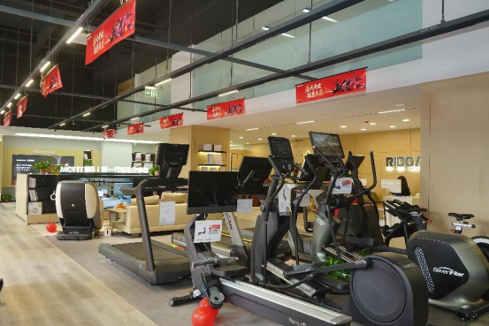 力动健身器材按摩椅郑州旗舰店以专业体测+多元品牌+个安博体育性定制落地紫荆山路(图3)