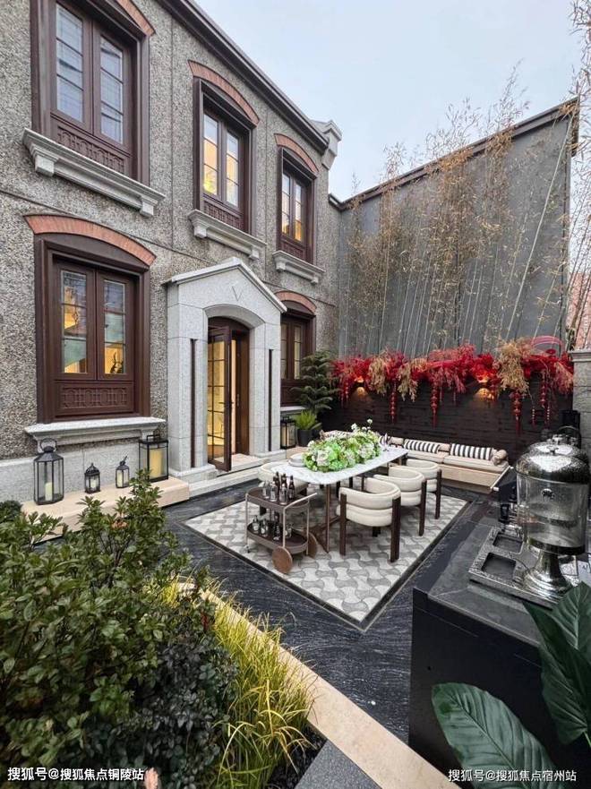 聚焦保利外滩序别墅售楼处发布：央企筑顶奢人居新标杆安博体育平台(图2)