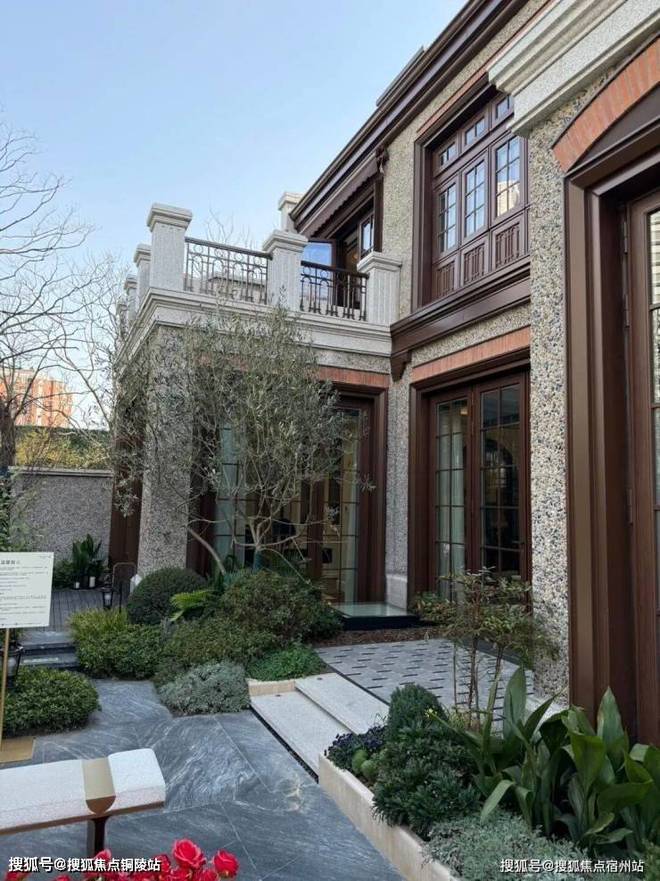 聚焦保利外滩序别墅售楼处发布：央企筑顶奢人居新标杆安博体育平台(图8)