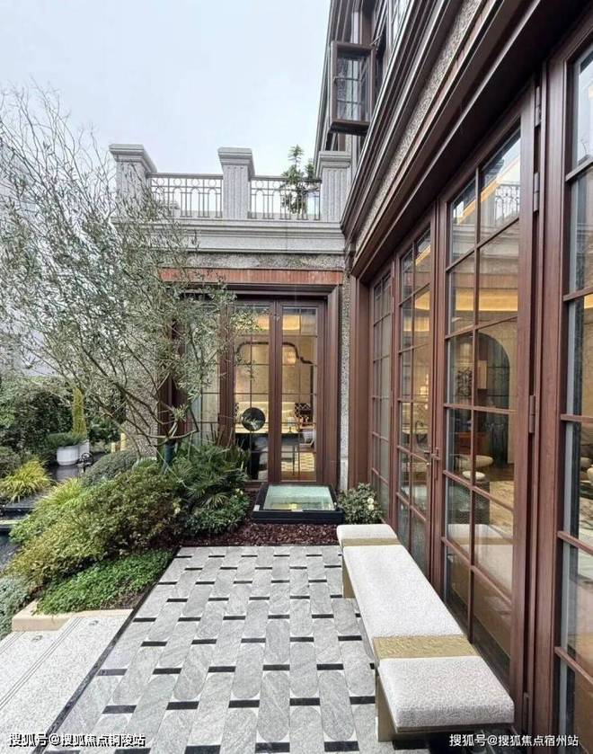 聚焦保利外滩序别墅售楼处发布：央企筑顶奢人居新标杆安博体育平台(图13)